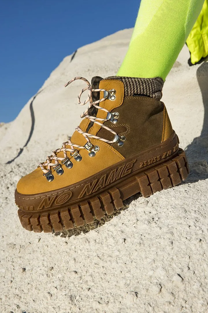 Hiker Trek Nubuck Grain Boots