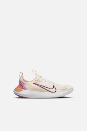 Nike Women's Free Run Next Nature - Guava/ice/earth