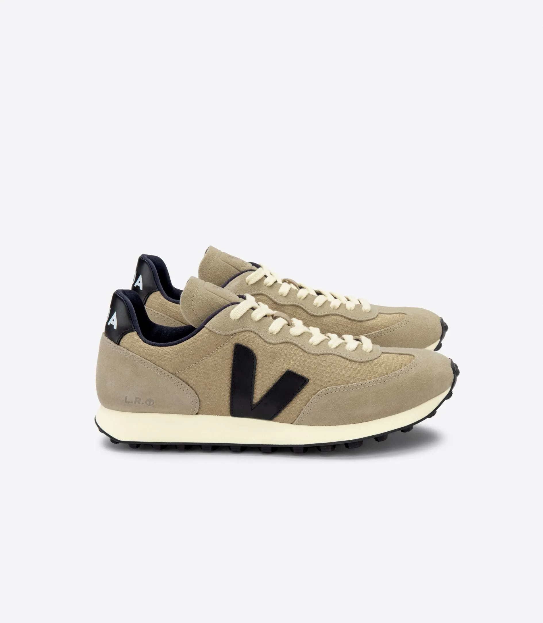 Veja - Rio Branco Ripstop in Dune Black